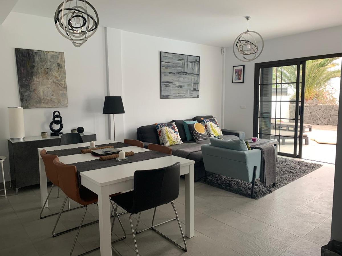Modern Villa With Sea Views Costa Teguise Exterior photo