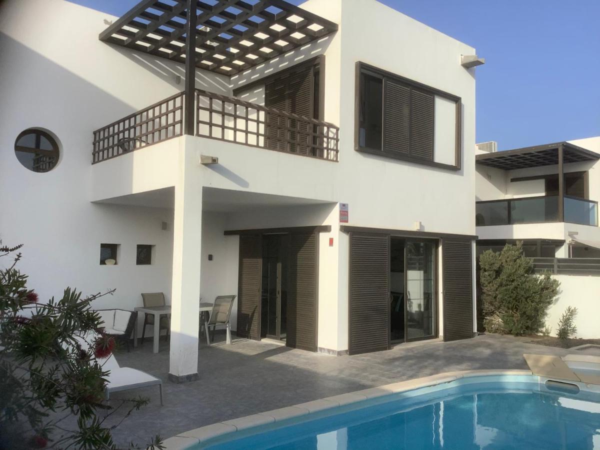 Modern Villa With Sea Views Costa Teguise Exterior photo